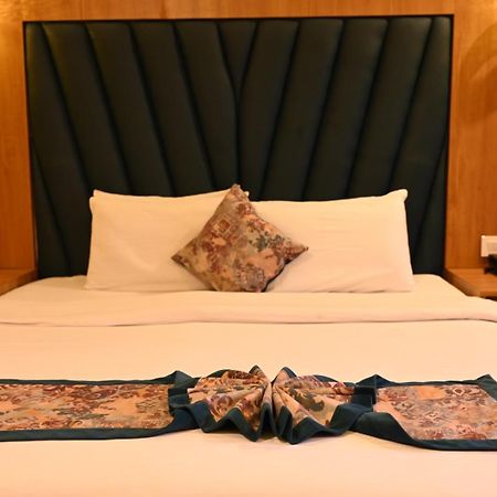 Hotel The Fern Residency Kalkuta Zewnętrze zdjęcie