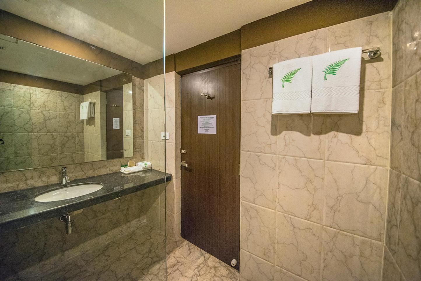 Hotel The Fern Residency Kalkuta Zewnętrze zdjęcie