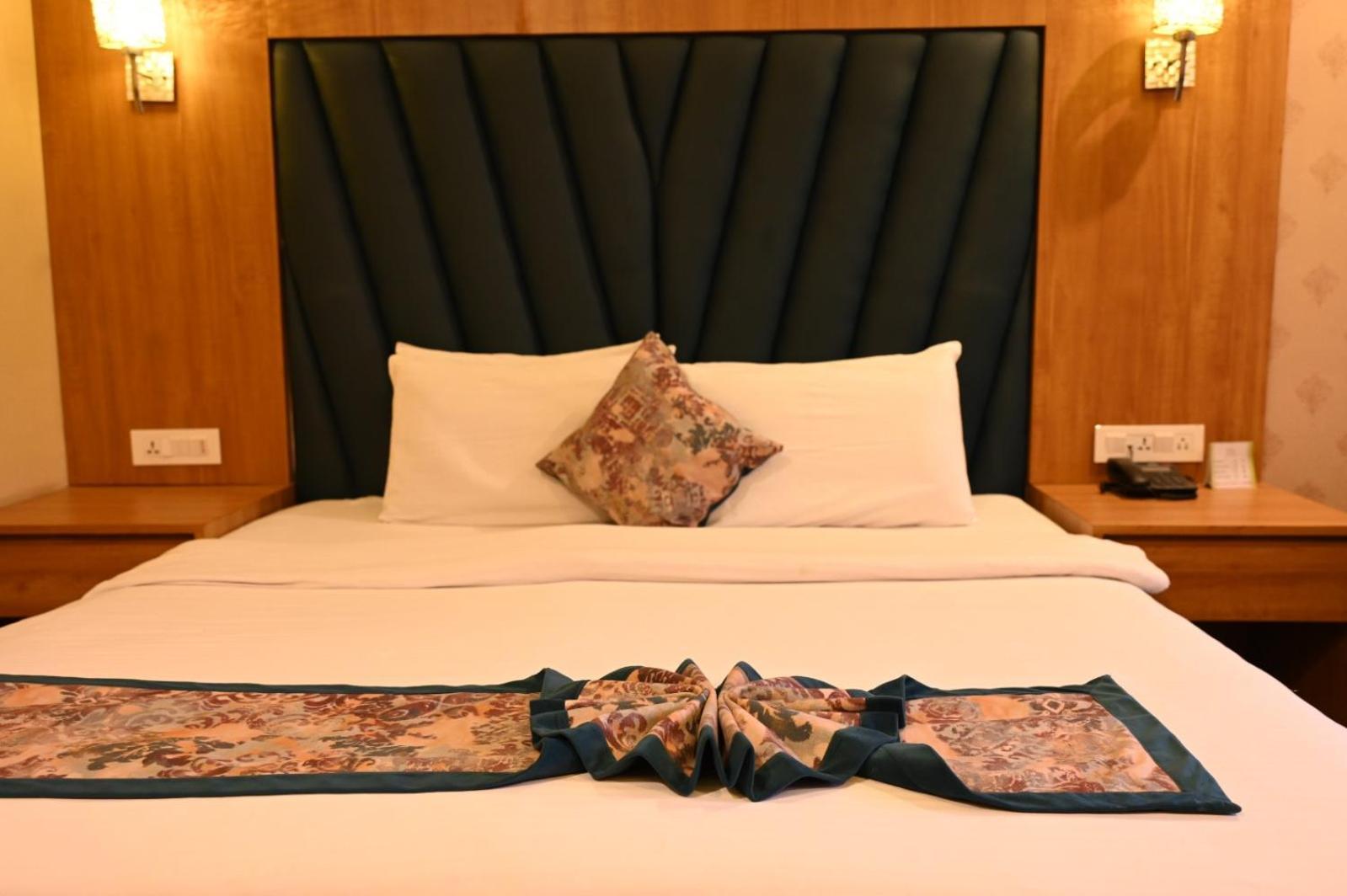 Hotel The Fern Residency Kalkuta Zewnętrze zdjęcie