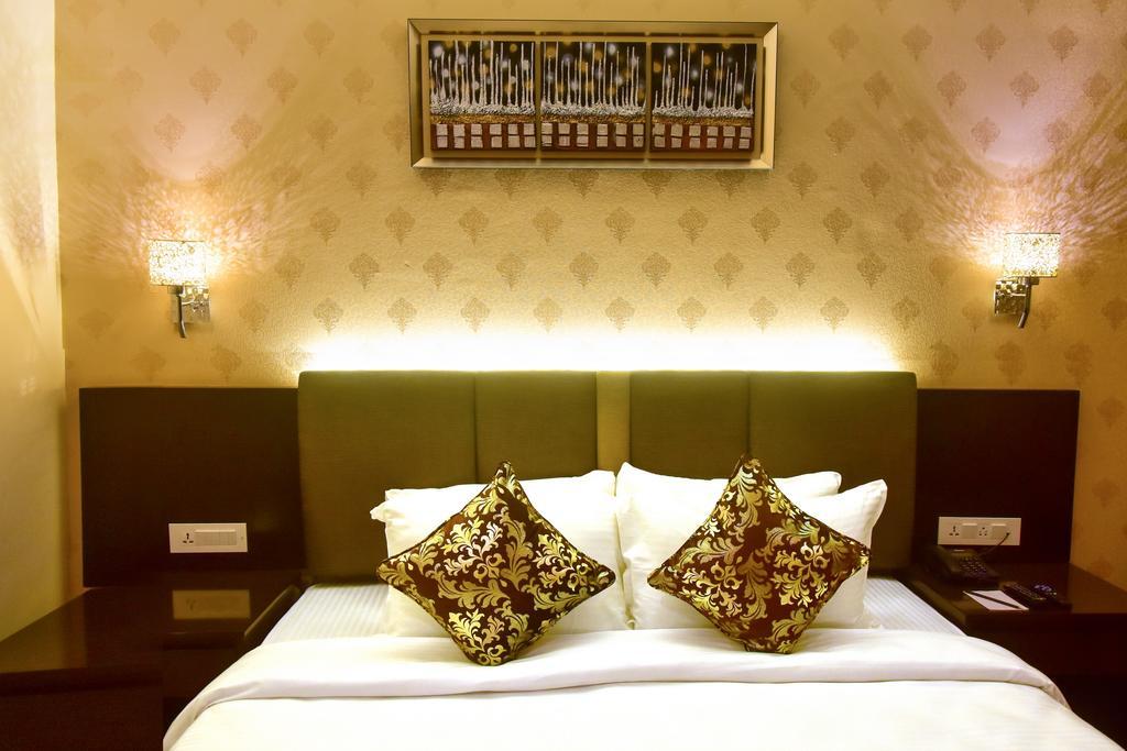 Hotel The Fern Residency Kalkuta Zewnętrze zdjęcie