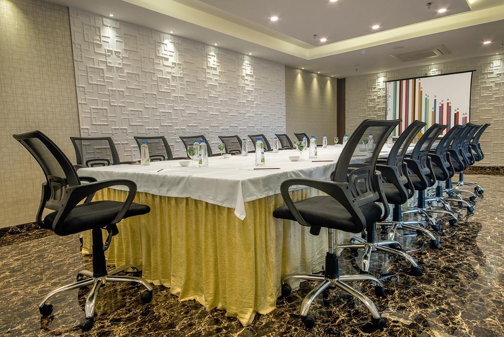 Hotel The Fern Residency Kalkuta Zewnętrze zdjęcie