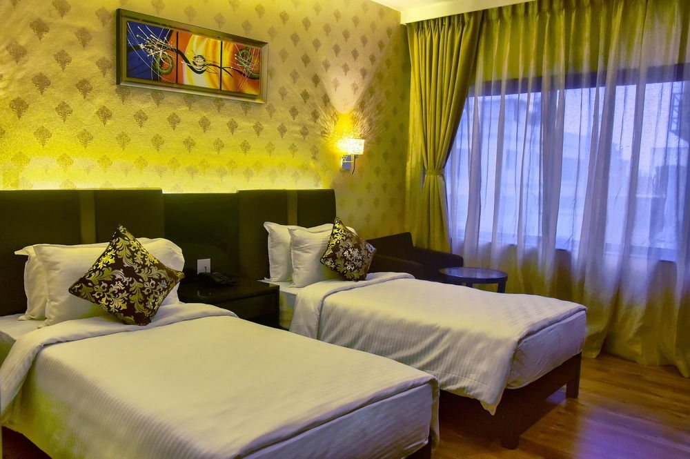 Hotel The Fern Residency Kalkuta Zewnętrze zdjęcie