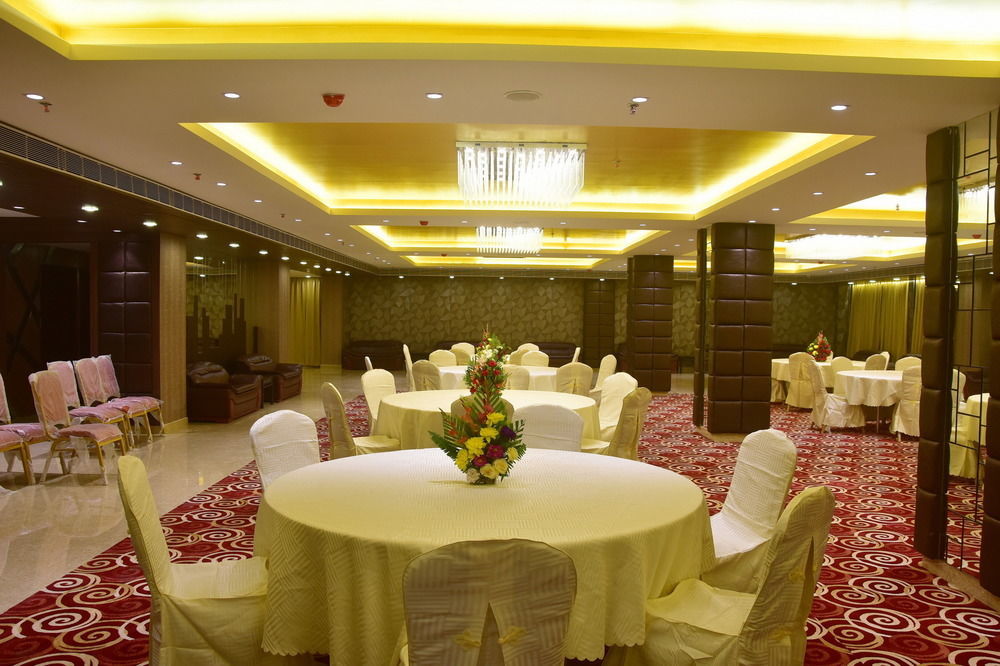 Hotel The Fern Residency Kalkuta Zewnętrze zdjęcie